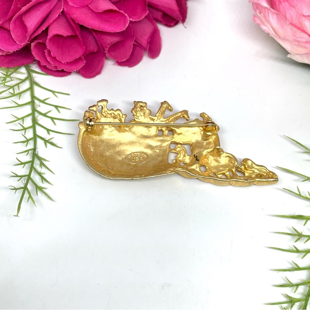 VINTAGE⚜️Noah’s Ark Brushed Golden Brooch - Picture 4 of 5